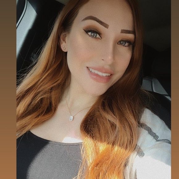 Meet your Posher, Erin - Picture 1 of 1